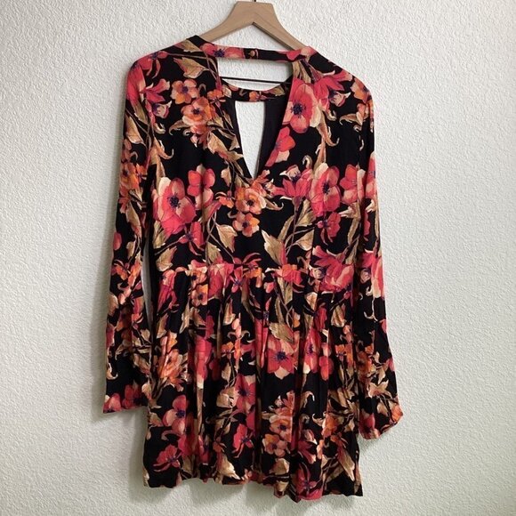 Free People Tegan Red Black Mini Dress Size 12 Bell Sleeves Pockets Boho Style - Picture 12 of 14